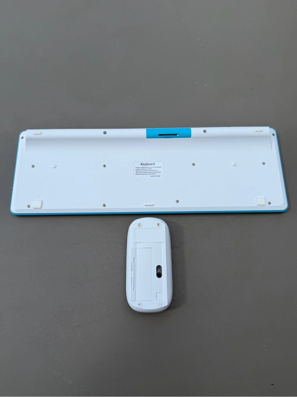Wireless keyboard and mouse set, blue & white, both work